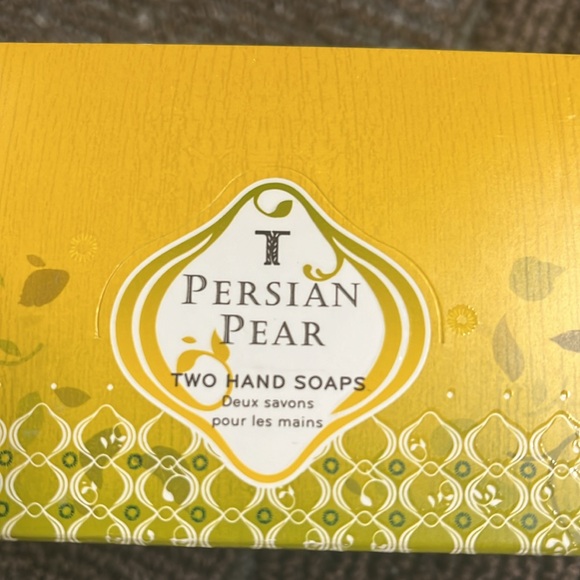 New Thymes pair of Persian pear soaps - Picture 3 of 4